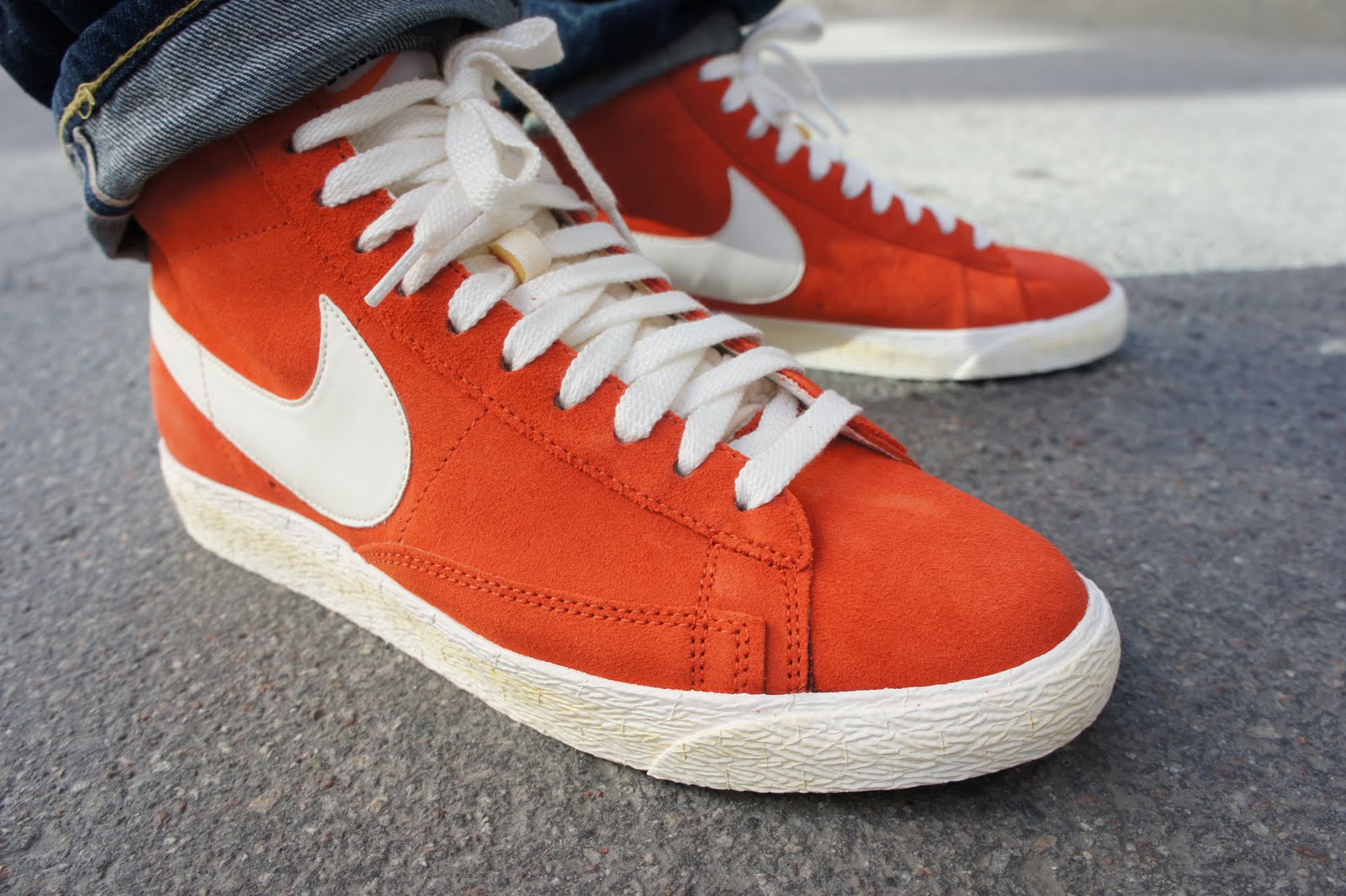 nike blazer mid on feet