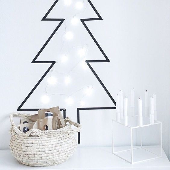 Árbol de Navidad sencillo Un Árbol de Navidad sencillo y moderno hecho con cinta adhesiva
