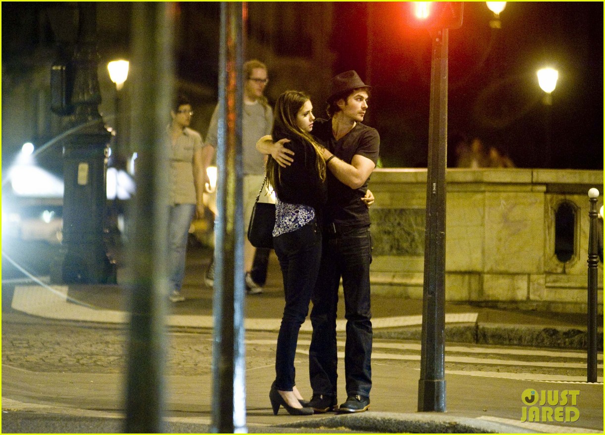 http://1.bp.blogspot.com/-DXL4t9Czdgs/T8IveASxscI/AAAAAAAAFxo/uC2GlHOo4mc/s1600/somerhalder-dobrev-paris-04.JPG