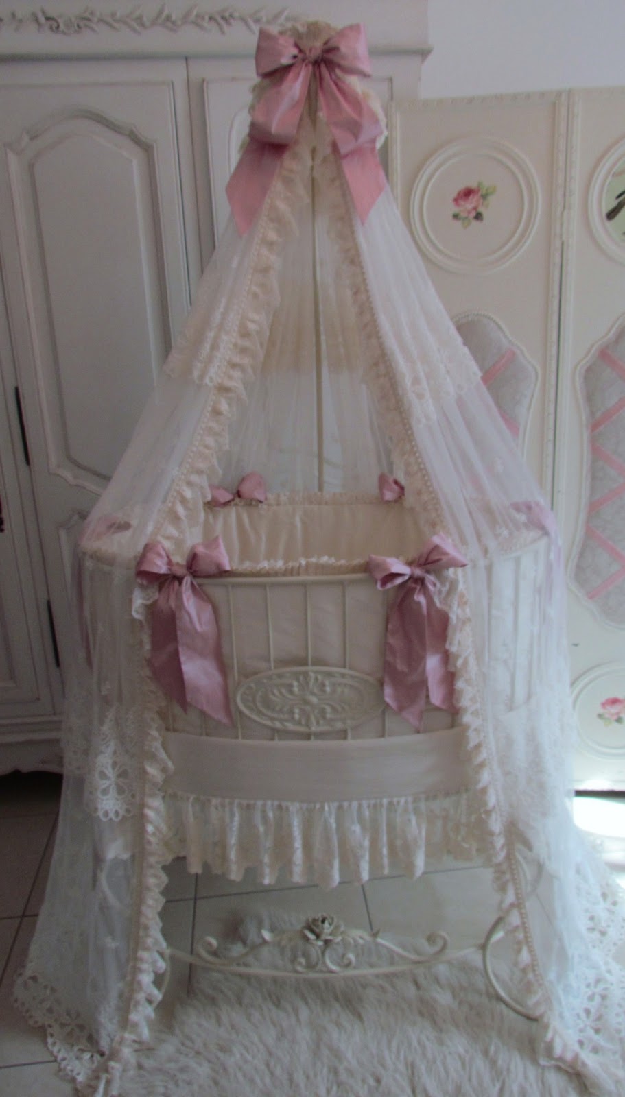 Angela Lace Sweet Wrought Iron Baby Bed