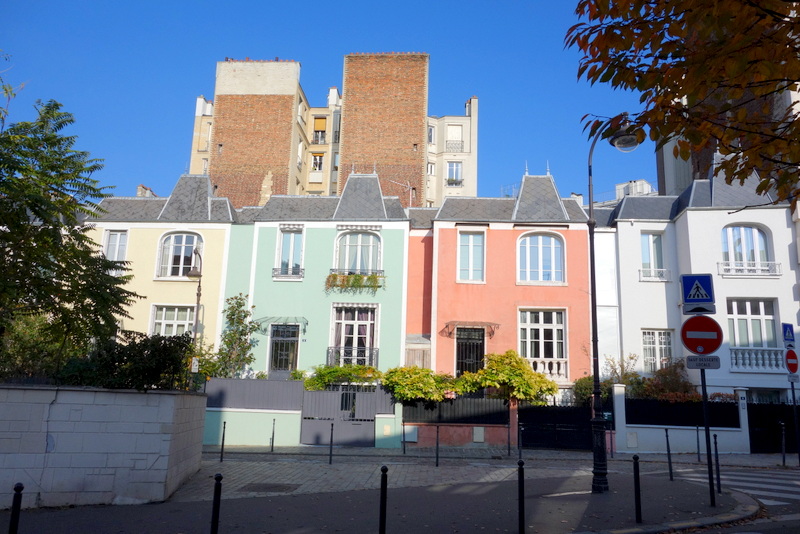 Paris Rue Dieulafoy, expérimentation architecturale et couleurs