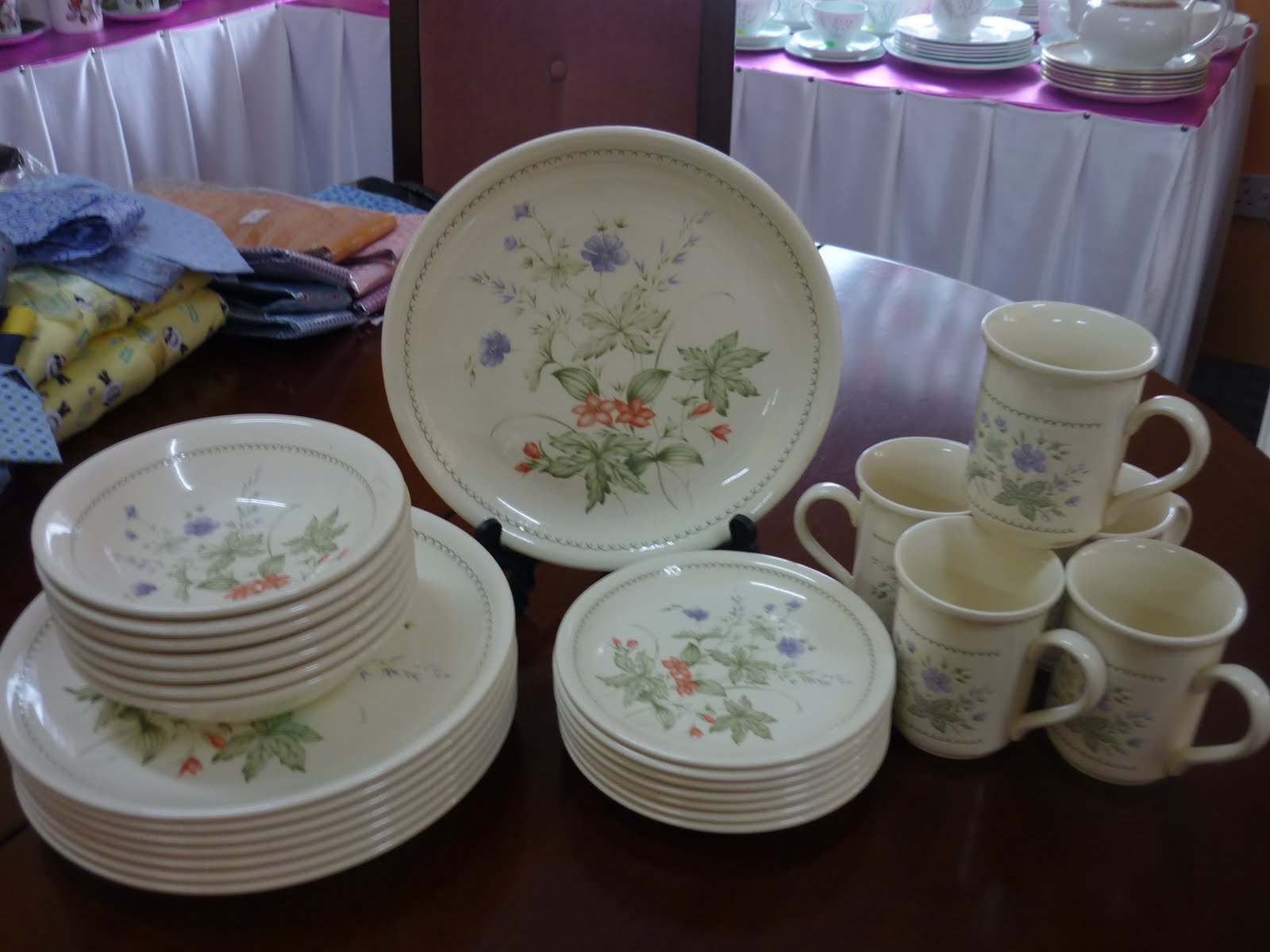 Vintage Teaware & Collectibles SOLD Biltons England Dinner set 27 pcs