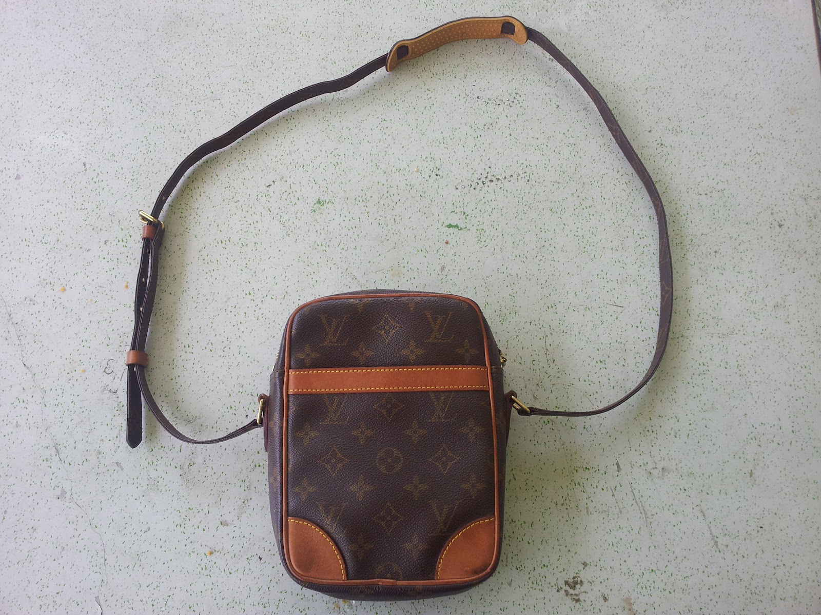 TRIPBUNDLE SLING BAG LOUIS VUITTON