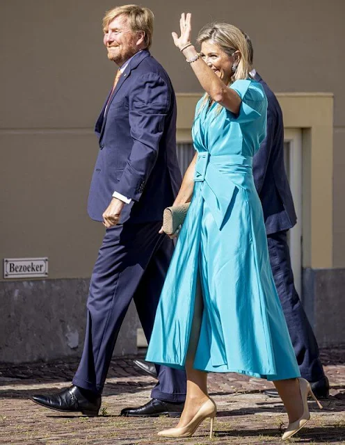 Queen Maxima wore a blue Taffeta satin dress from Natan. King Willem-Alexander and Queen Maxima held a reception at Noordeinde Palace