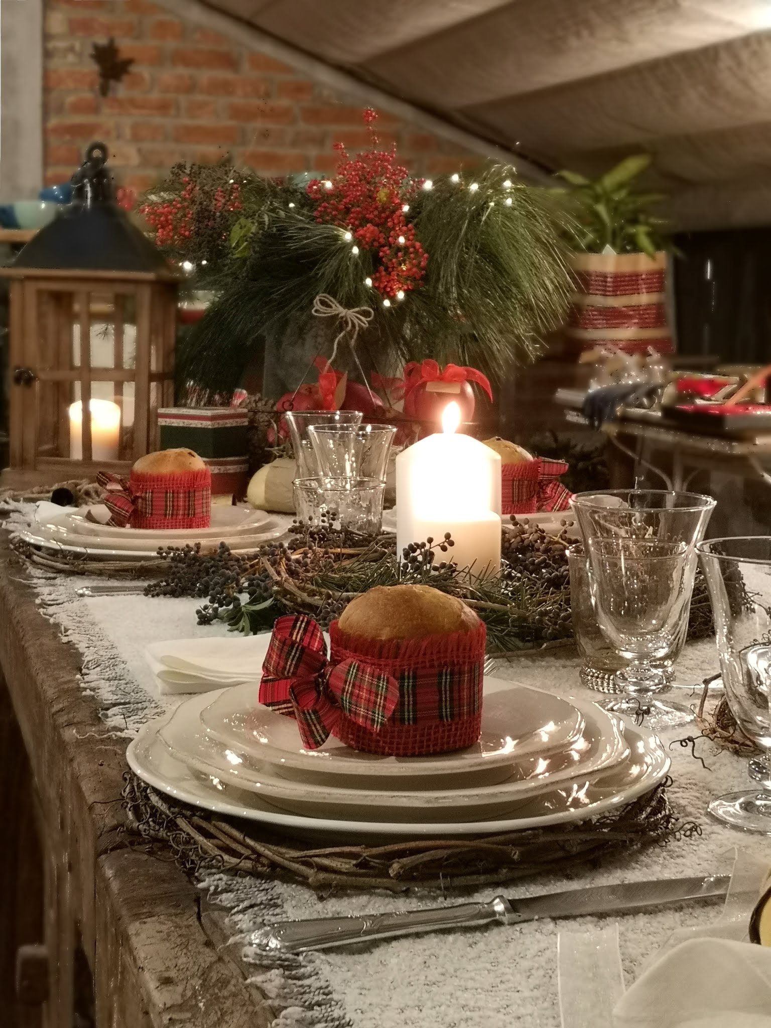 Tavola natalizia nell’antica serra di un Podere di campagna BRICIOLE