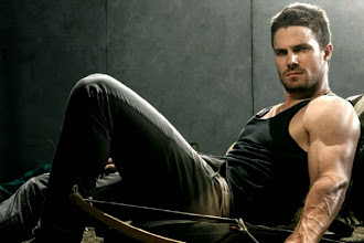 Thursday Oh Yeah ! : Stephen Amell, 10 anecdotes torse nu 