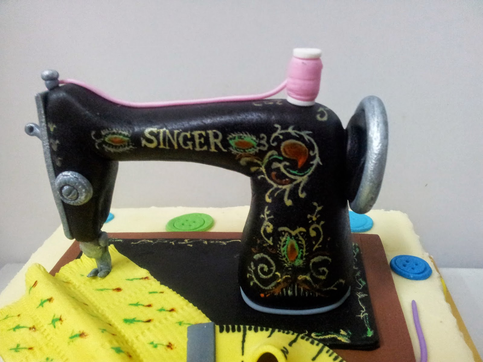 L'mis Cakes & Cupcakes Ipoh Contact 0125991233 3D Sewing Machine Cake