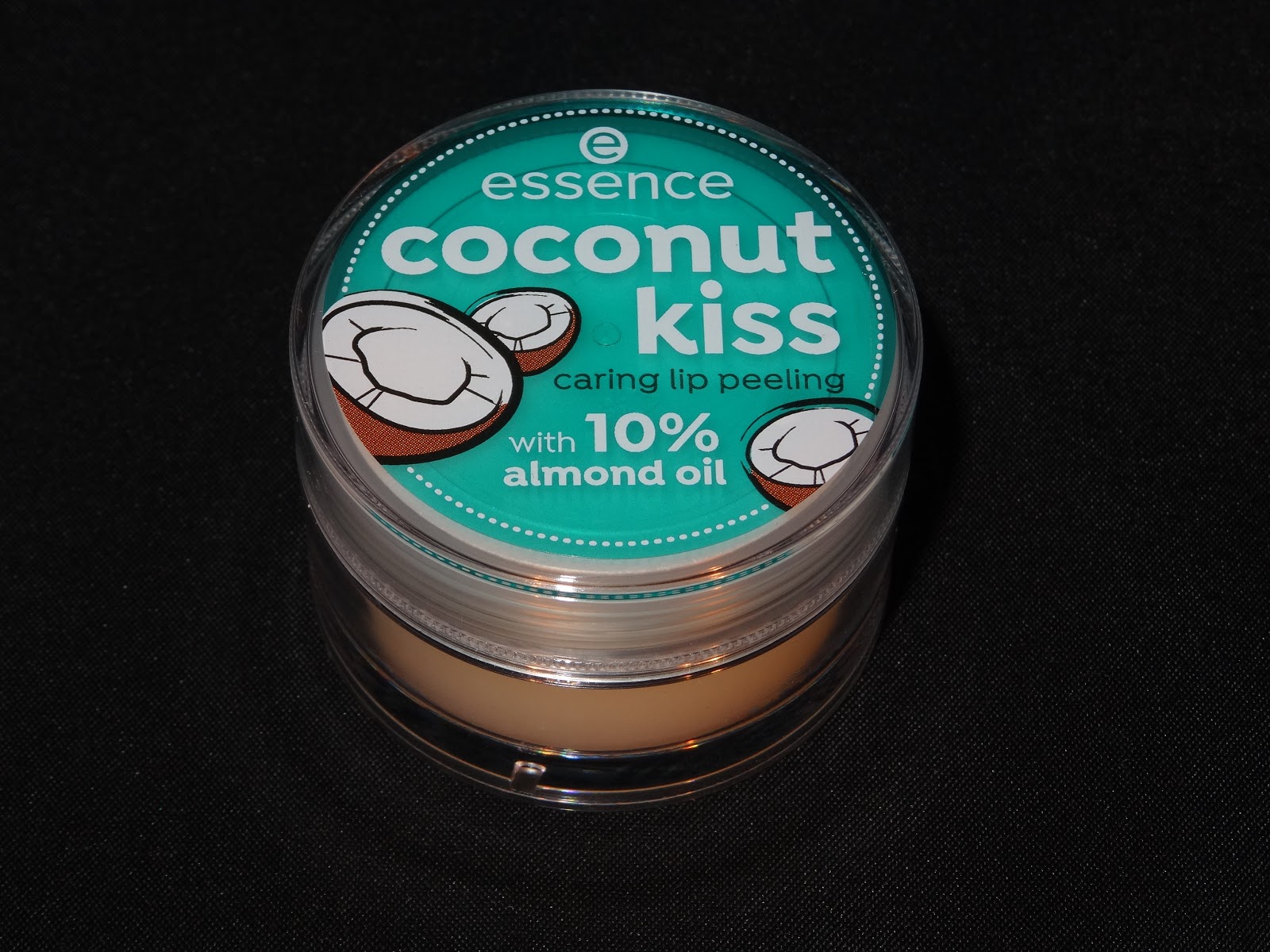 Tessa's Colourful World Review essence coconut kiss caring lip peeling