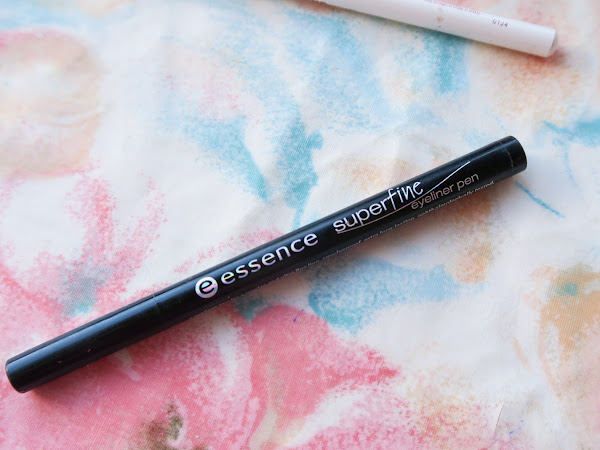 Review - Eyeliner Super Fine Essence 