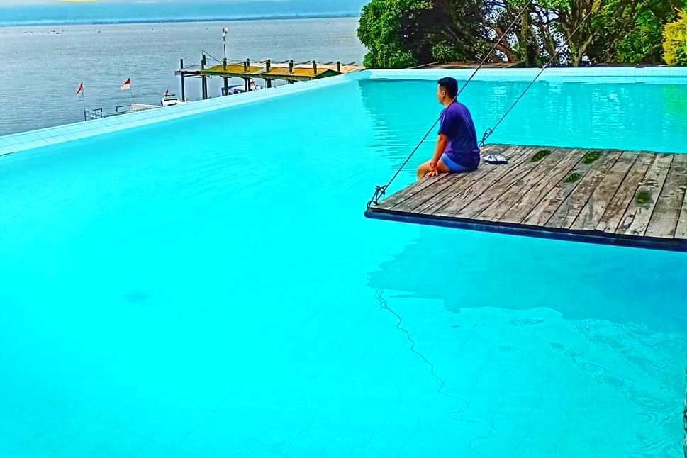 Hotel Tiara Bunga, Infinity Pool Super Indah di Balige Pariwisata Sumut