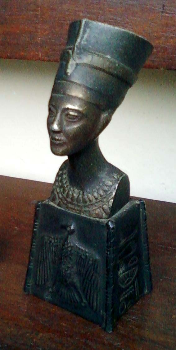 Patung Dada Nefertiti | o2 fresh