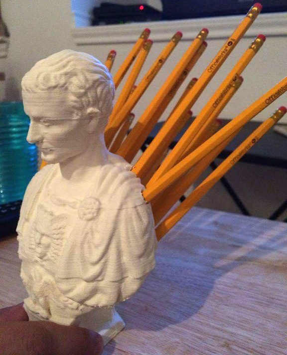 TYWKIWDBI ("TaiWikiWidbee") Julius Caesar pencil holder