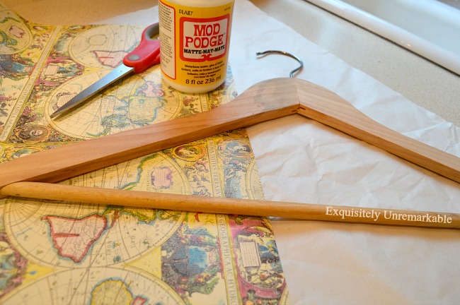 How to decoupage a hanger craft
