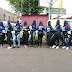 PARE AZUL PANFLETANDO NO CENTRO DA CIDADE