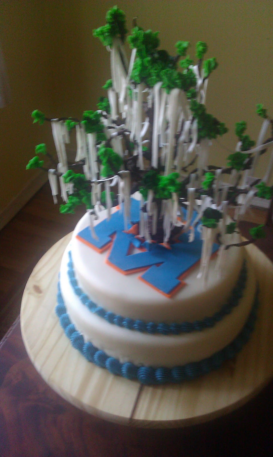 Fondantopia Toomer's Corner Cake (Auburn)