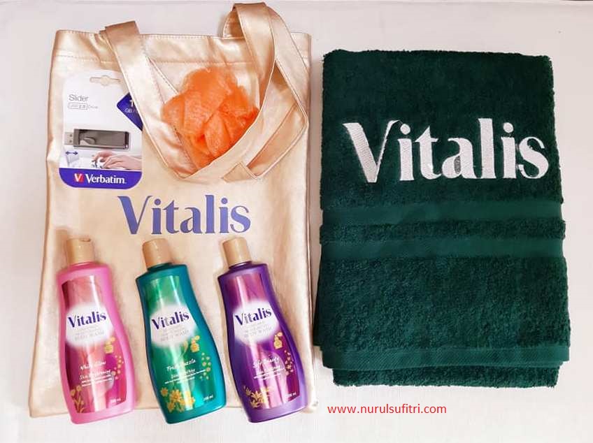 tips manfaat menikmati sensasi mandi parfum vitalis perfumed moisturizing body wash saat traveling review sabun cair nurul sufitri lifestyle blogger