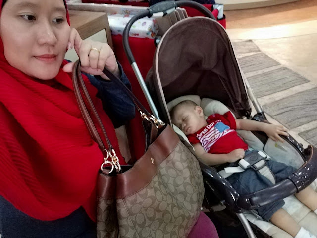 HANDBAG COACH LEXY SHOULDER BAG HADIAH BIRTHDAY DARI SUAMI TERSAYANG HANDBAG COACH LEXY SHOULDER BAG HADIAH BIRTHDAY DARI SUAMI TERSAYANG