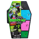 Monster High Ghoulia Yelps Skulltimate Secrets, Neon Frights Doll