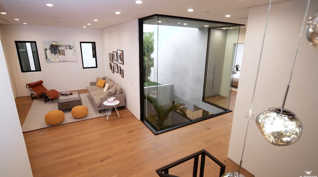 32 Interior Design Photos vs. 831 N Curson Ave, Los Angeles Luxury Home Tour