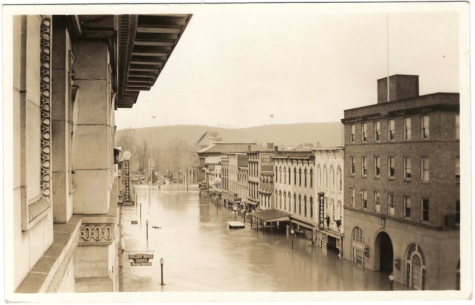 Papergreat Real photo postcard Flooded Sunbury, Pa., in 1936