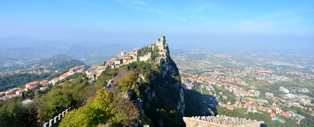 Zamek La Rocca Guaita, zwany także Prima Torre (Pierwsza Wieża) to najbardziej znana atrakcja w San Marino