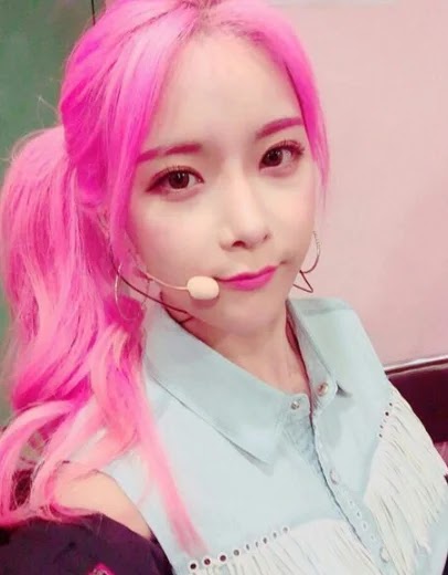 Hyungyon 6 Tren Warna Rambut Idola K-Pop Pada Tahun 2019