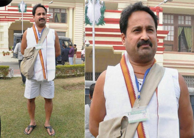 भीड़ को उकसाने और तोड़फोड़ करने के आरोप में बीजेपी विधायक विनय बिहारी के समेत 39 लोगों पर मामला दर्ज.. 1 भीड़ को उकसाने और तोड़फोड़ करने के आरोप में बीजेपी विधायक विनय बिहारी के समेत 39 लोगों पर मामला दर्ज.. 1