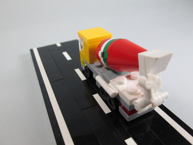MOC LEGO micro escala - camião de transporte de cimento