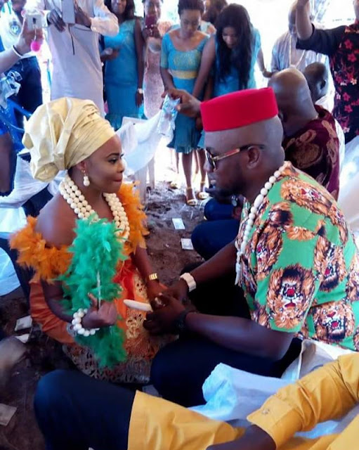 'Unserious ones will study you like University course' -Nigerian lady shares photos from her wedding 2 months after she met her husband