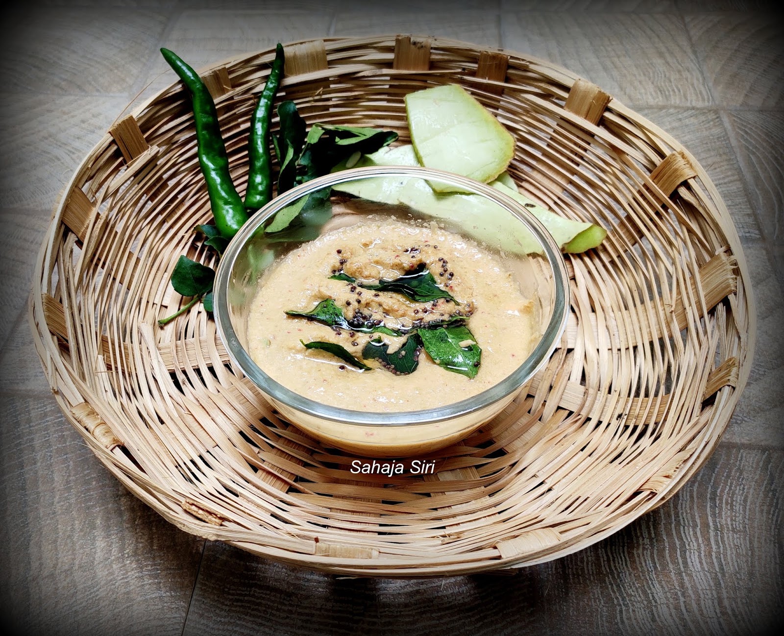 Bottle gourd peel chutney/ Sorekai sippe chutney