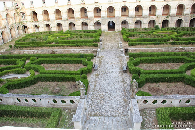 Mosteiro de Alcobaça - Claustro do Cardeal-http://fotosefactos.blogspot.com