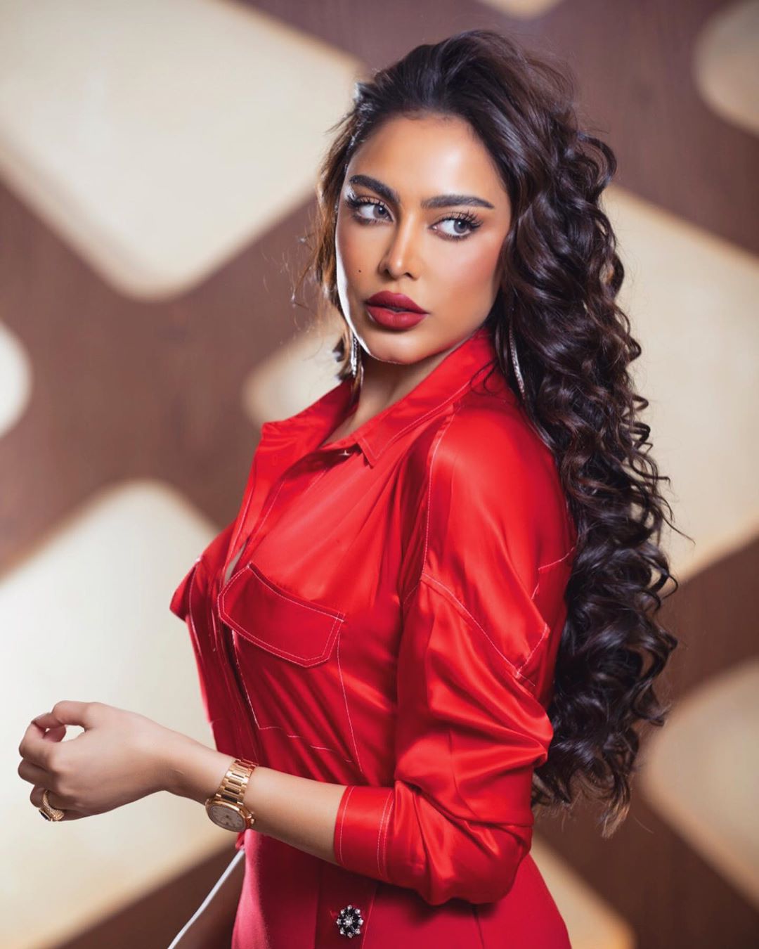 Fatima Almomen - Instagram Clicks Nov-2019 | Celebrity Photos Daily