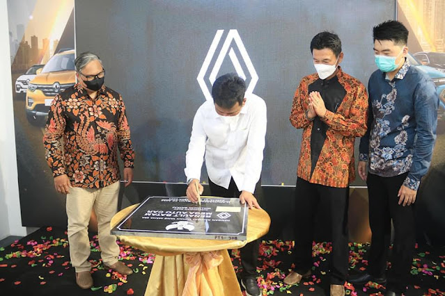 Rudi Resmikan Grand Opening Renault Mega Auto Car Batam