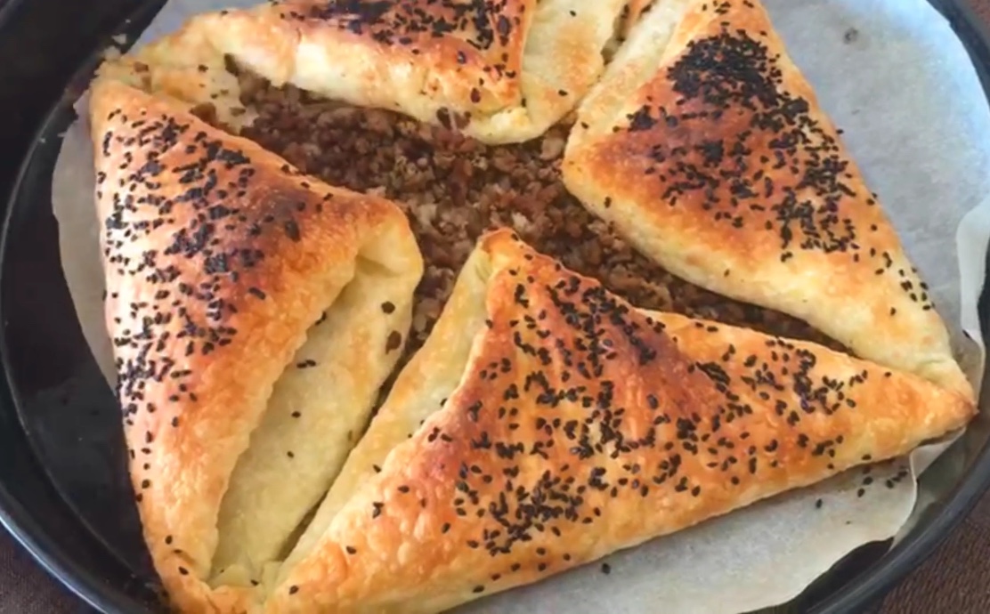 Hem Göze Hem Mideye Hitap Eden Kıymalı Zarf Böreği Tarifi Kişniş Otu