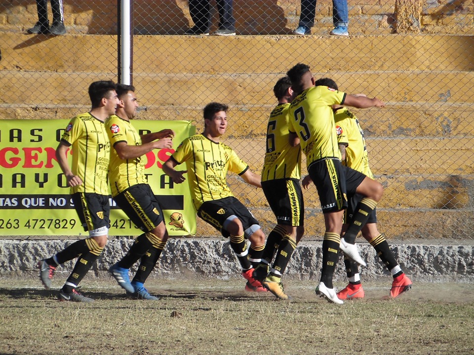 EL JARILLERO AVANZÓ EN COPA MENDOZA