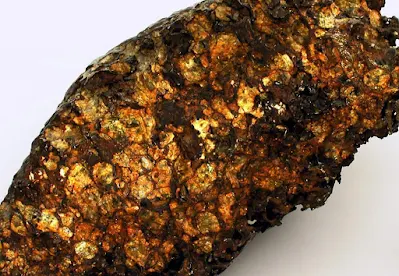 Siberian Mystery Meteorite Contains “Impossible to Naturally Exist” Crystal