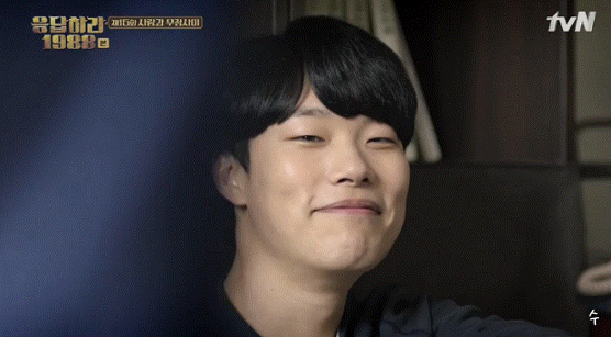 [응답하라1988] 정환이 눈빛 알아챈 택이.gif | 인스티즈