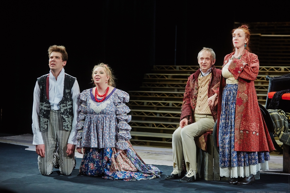 спектакли глобуса отзывы. глобус спектакль. пьяные пьеса. игроки спектакль глобус новосибирск. абсолютно счастливая деревня фоменко.