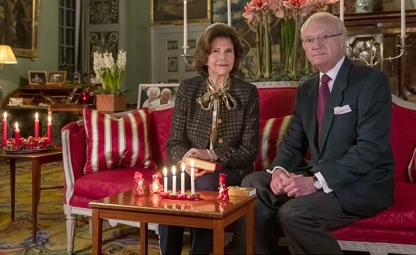 The little elves are made by Crown Princess Victoria, Prince Carl Philip and Princess Madeleine at a young age. King Carl Gustaf and Queen Silvia