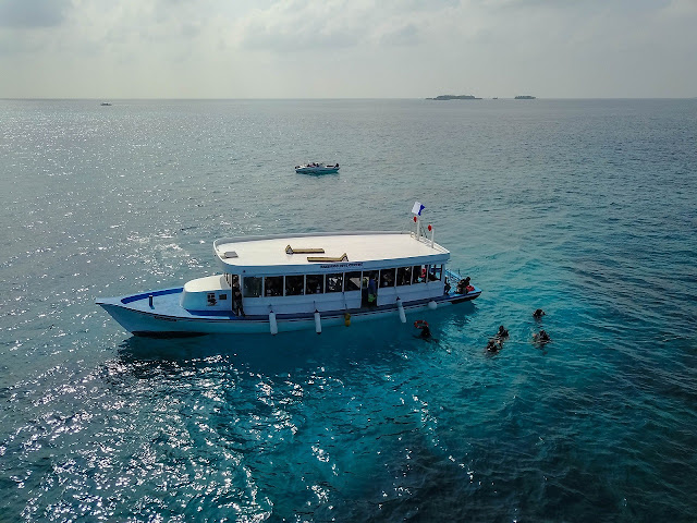 Photo of the dive boat of Rasdhoo Dive Centre