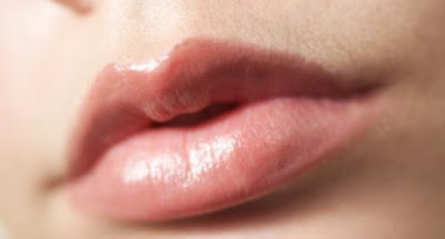 7 Tips dan Cara Mudah Mengatasi Bibir Kering dan Pecah – Pecah