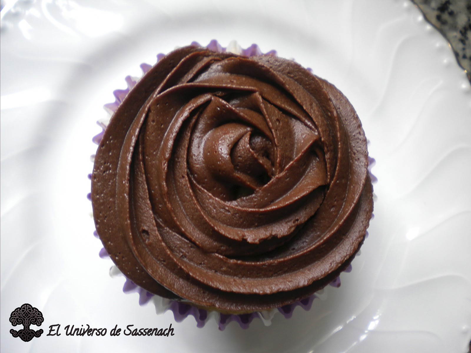 El universo de sassenach CUPCAKES CON TOPPING DE CHOCOLATE Y NARANJA