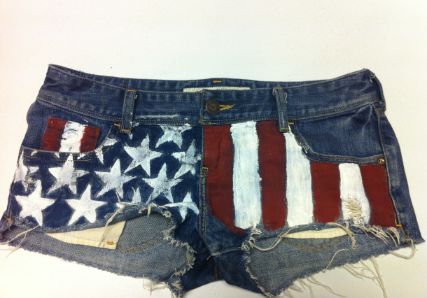 Steal Their Style: American Flag Shorts | The Caro Diaries