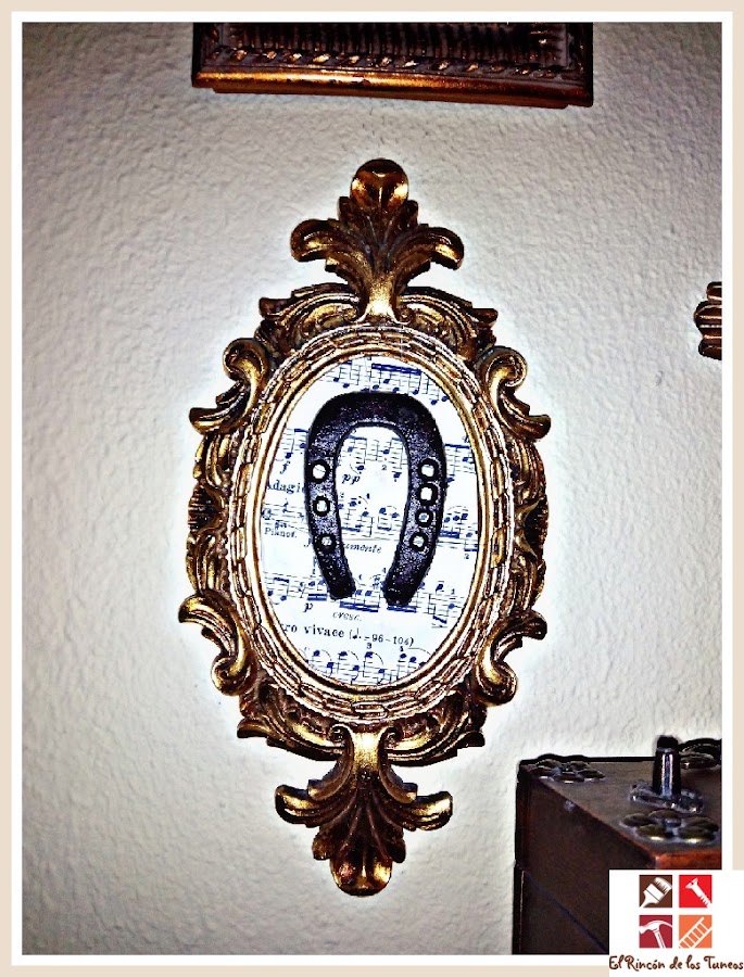 marco con flor de lis