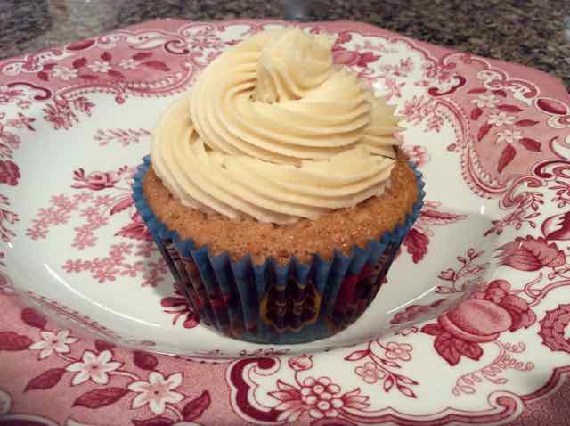 Gluten Free Baking Bear: GLUTEN FREE VEGAN VANILLA CUPCAKES