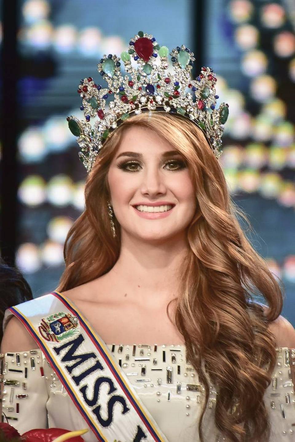 Hammer online MISS VENEZUELA 2015 ME ASEGURÓ QUE "UNA MANO PELUDA