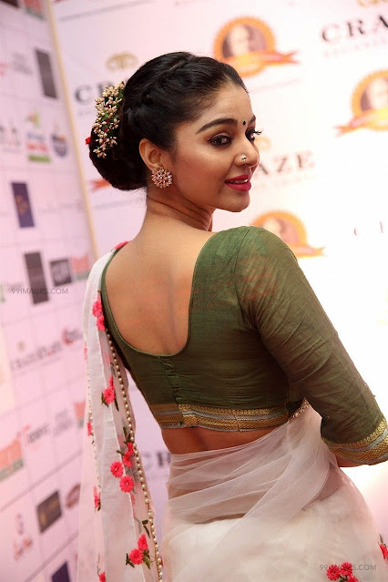 Sanam Shetty Hot Saree Malayalam Actress