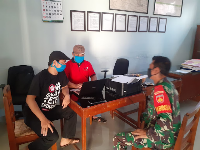 Mempererat Kemanunggalan TNI-Rakyat  Babinsa Koramil 21 Juwiring Anjangsana Ke Warga Desa