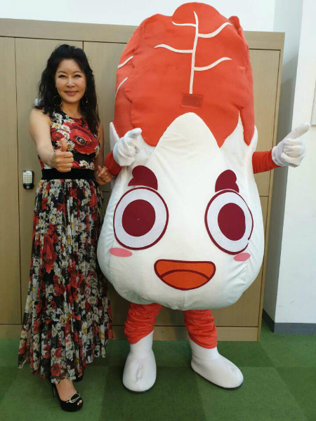 꽈당하는 김치인형.gif | 인스티즈