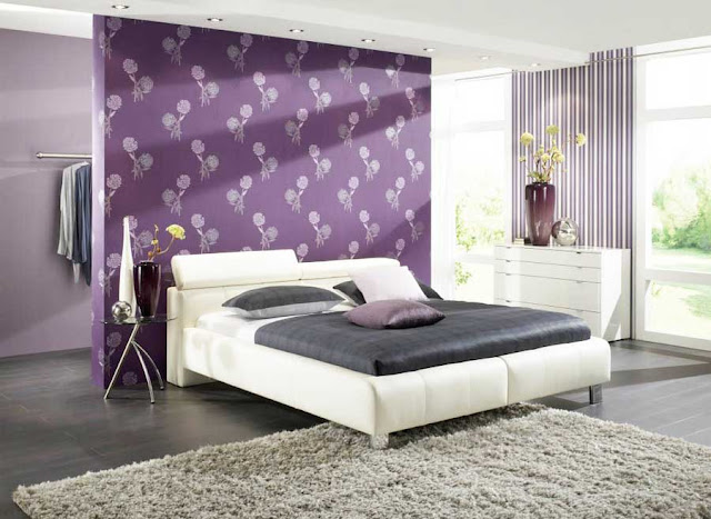 Tapeten-schlafzimmer-lila-design-ideen-mit-florals